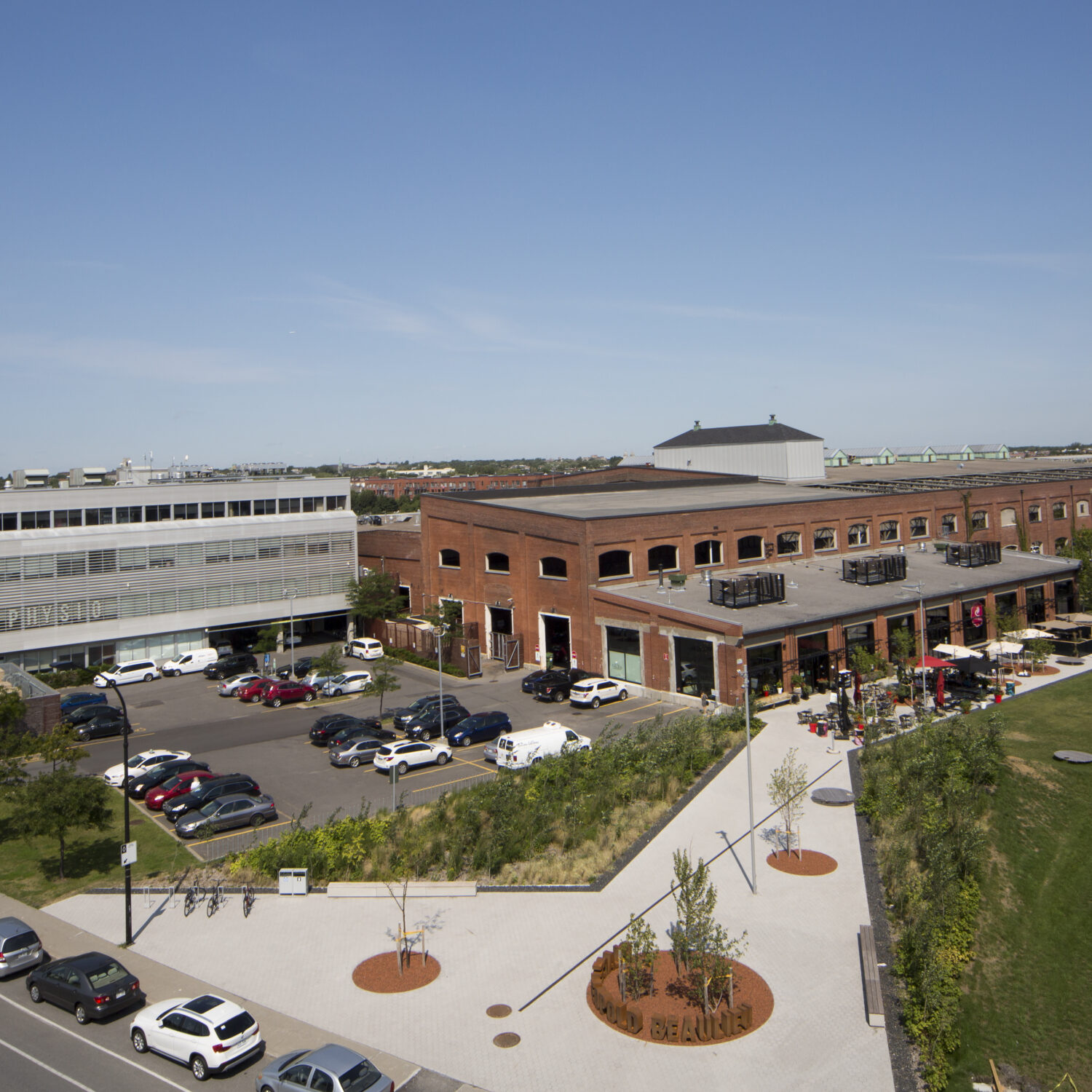 Une galerie marchande au Locoshop Angus!