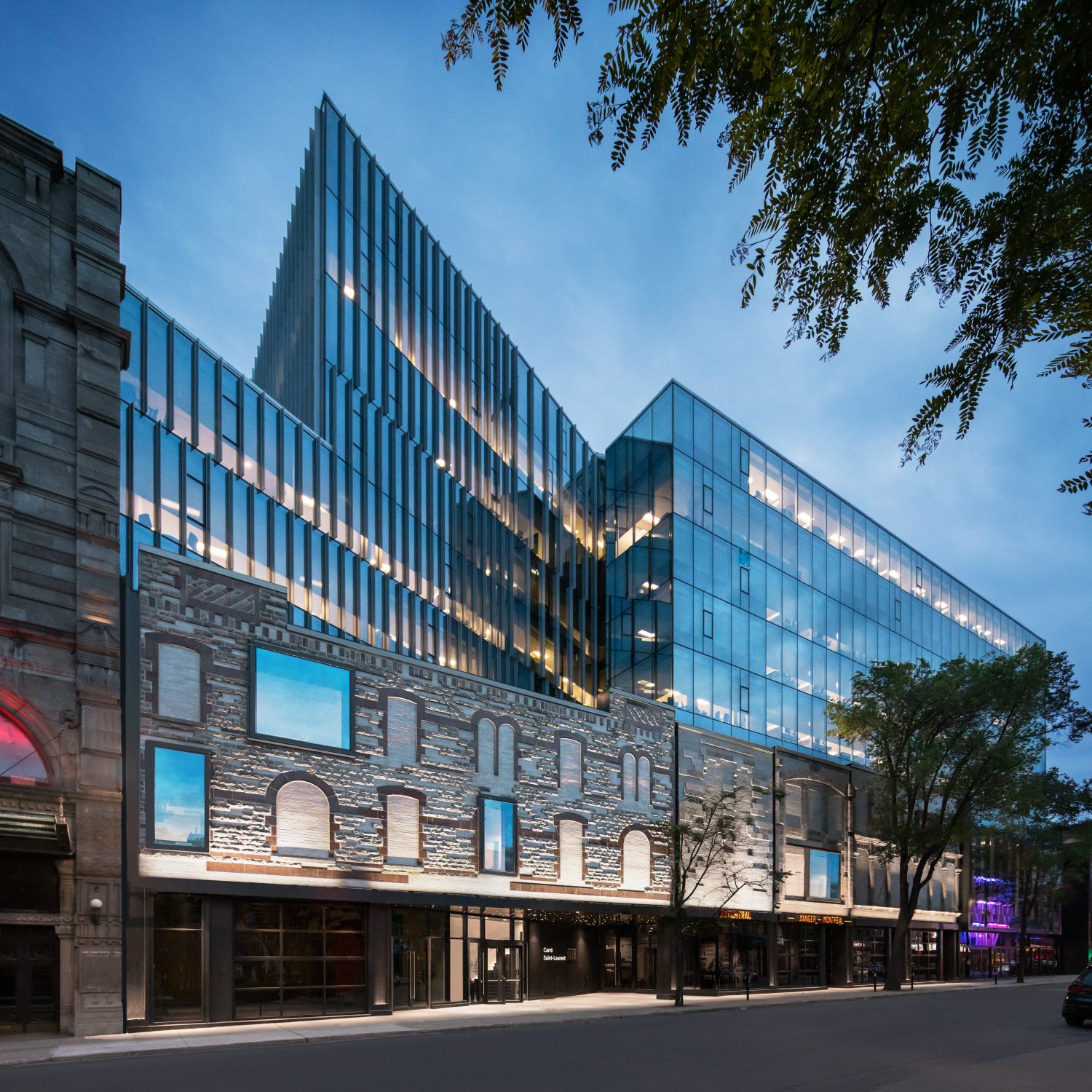 Le Carré Saint-Laurent s’érige fièrement